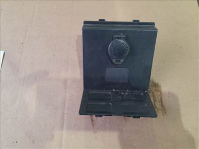 TOYOTA RAV 4 III ACA3_, ACE_, ALA3_, GSA3_, ZSA3_ Csomagtér Szivargyújtó Aljzat (44198) 58915-]42010